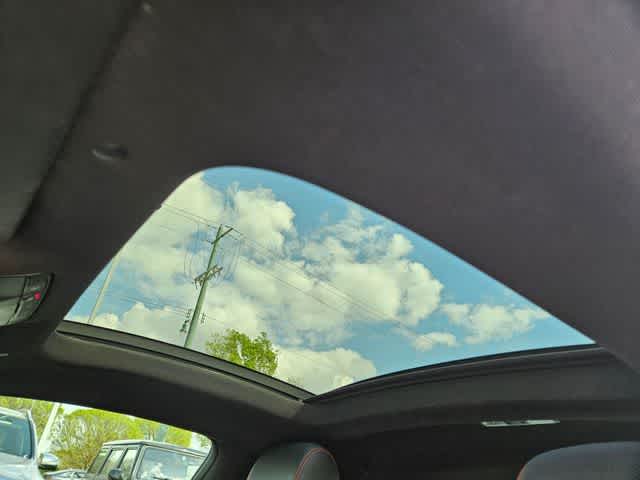 Thumbnail: 2022 Mercedes-Benz C-Class - 17