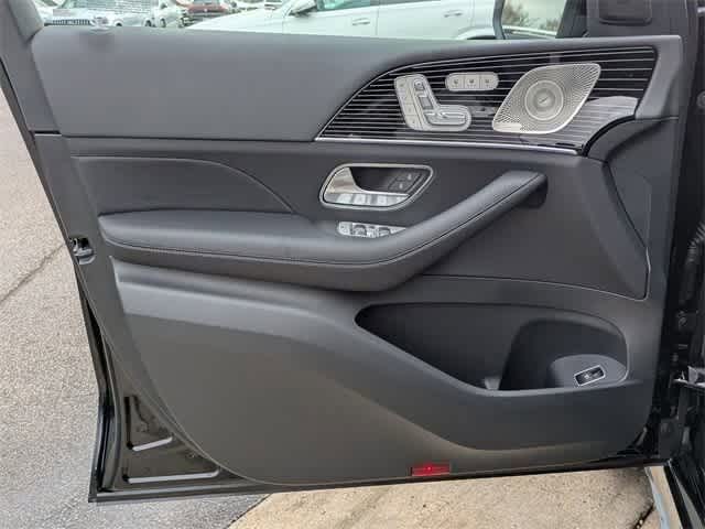 Thumbnail: 2025 Mercedes-Benz GLS - 16