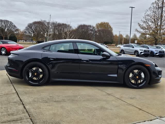 Thumbnail: 2023 Porsche Taycan - 10