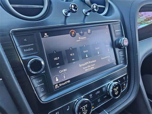 Thumbnail: 2020 Bentley Bentayga - 31