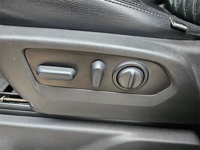 Thumbnail: 2022 Chevrolet Silverado 1500 - 16