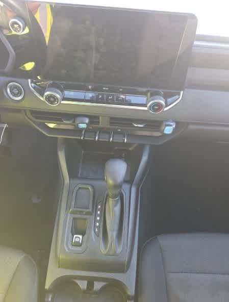 Thumbnail: 2023 Chevrolet Colorado - 4