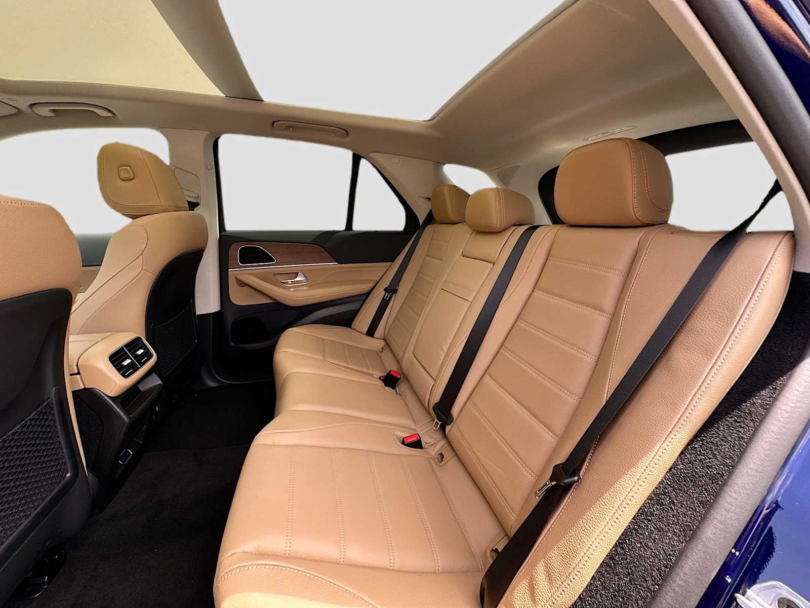 Thumbnail: 2026 Mercedes-Benz GLE - 26