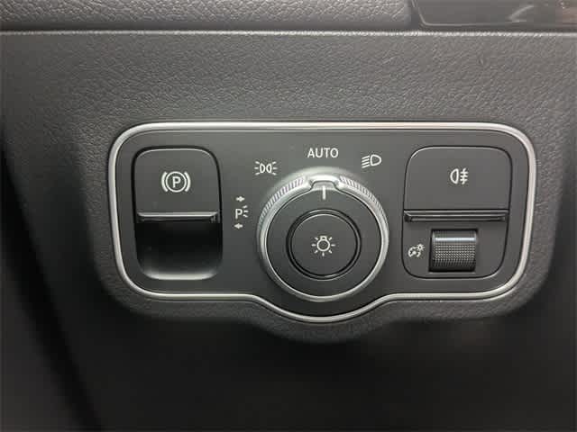 2025 Mercedes-Benz GLA 250 25