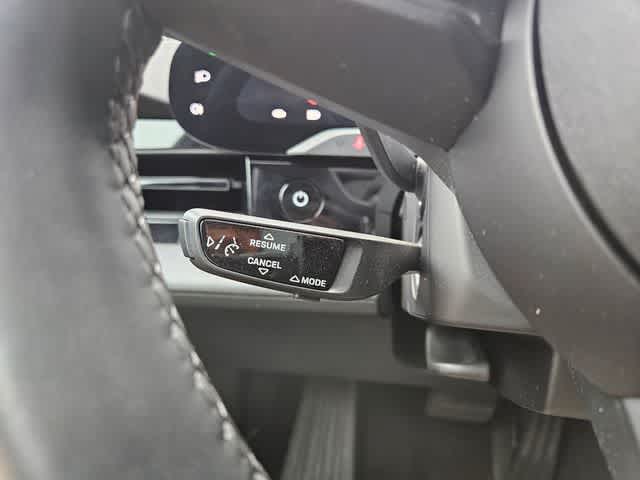 Thumbnail: 2023 Porsche Taycan - 28