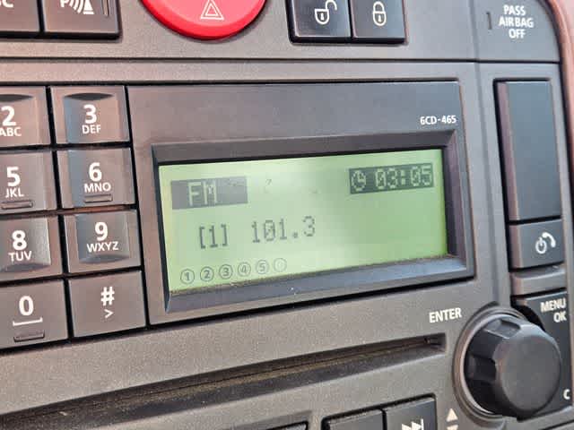 Thumbnail: 2005 Land Rover LR3 - 32