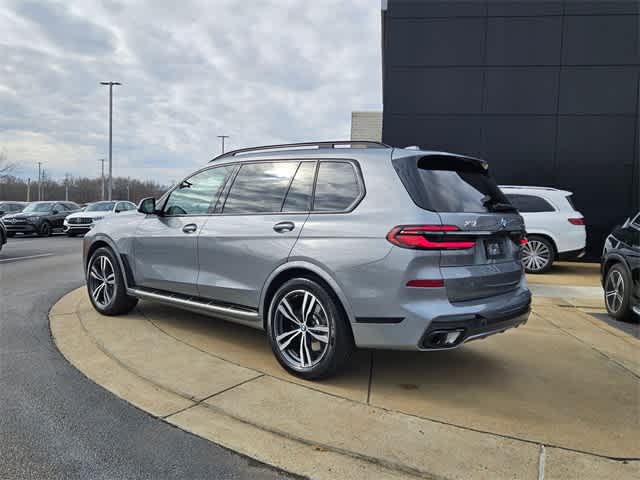 Thumbnail: 2026 BMW X7 - 6