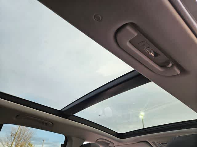 Thumbnail: 2026 Mercedes-Benz GLE - 21