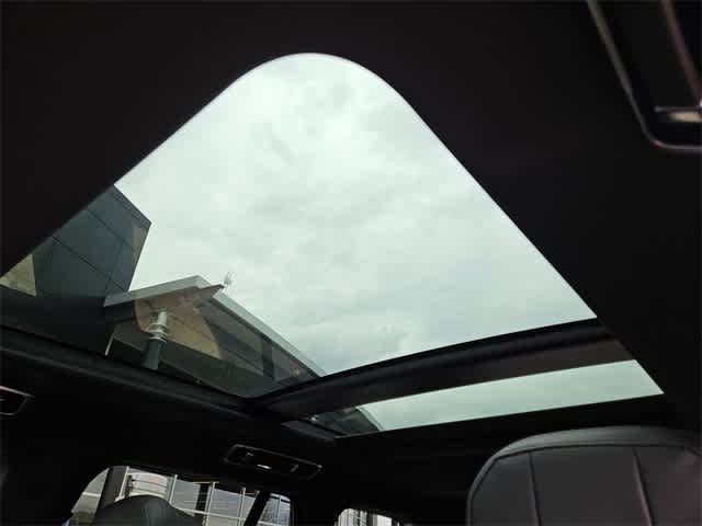 Thumbnail: 2025 Land Rover Range Rover - 16