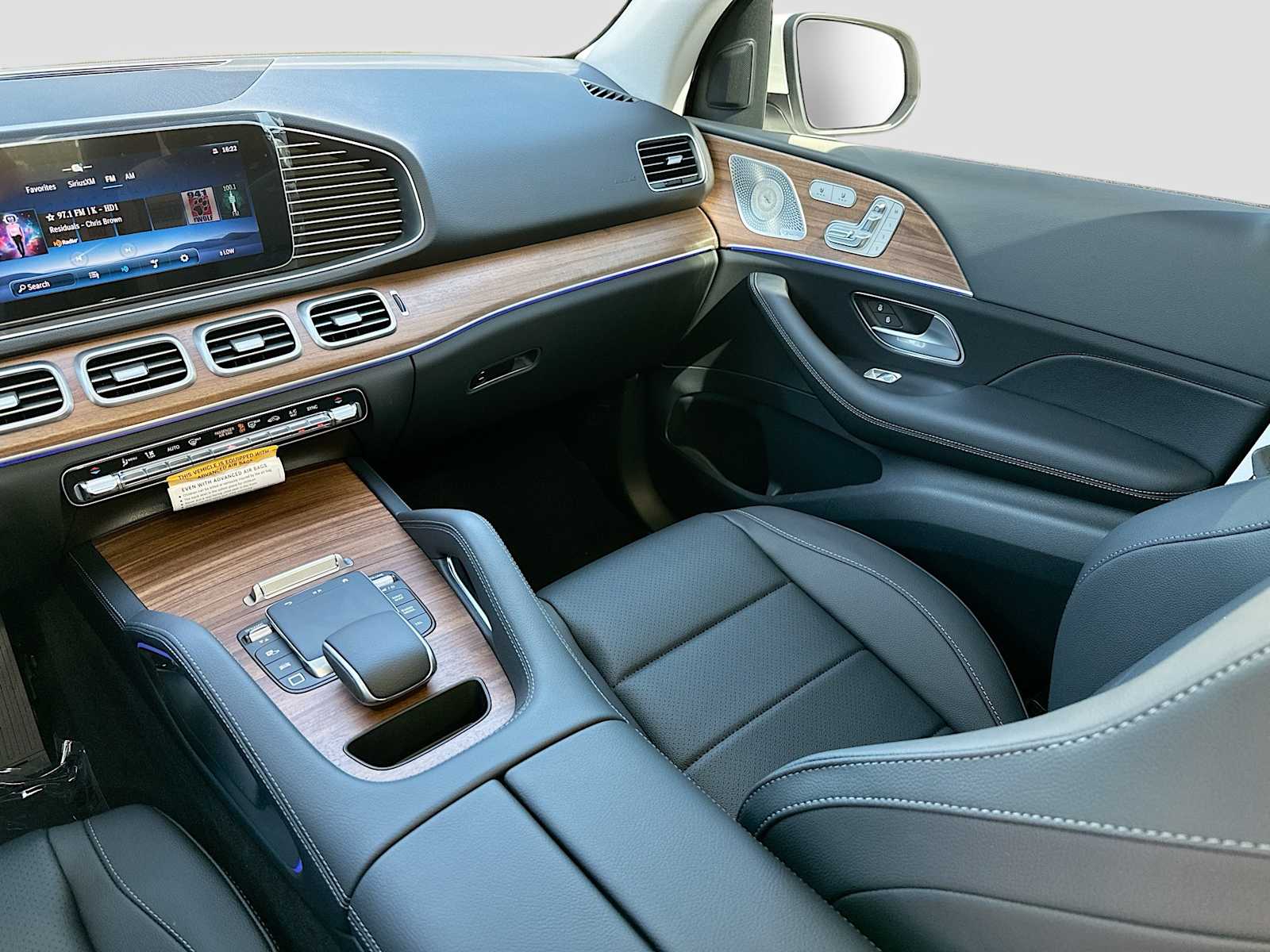 Thumbnail: 2026 Mercedes-Benz GLE - 25