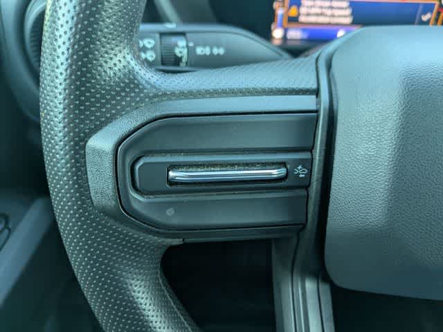 Thumbnail: 2023 Chevrolet Colorado - 22