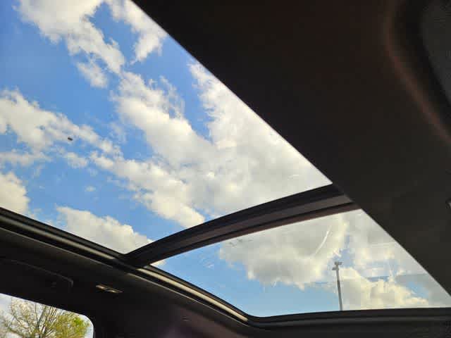 Thumbnail: 2022 Lincoln Aviator - 21