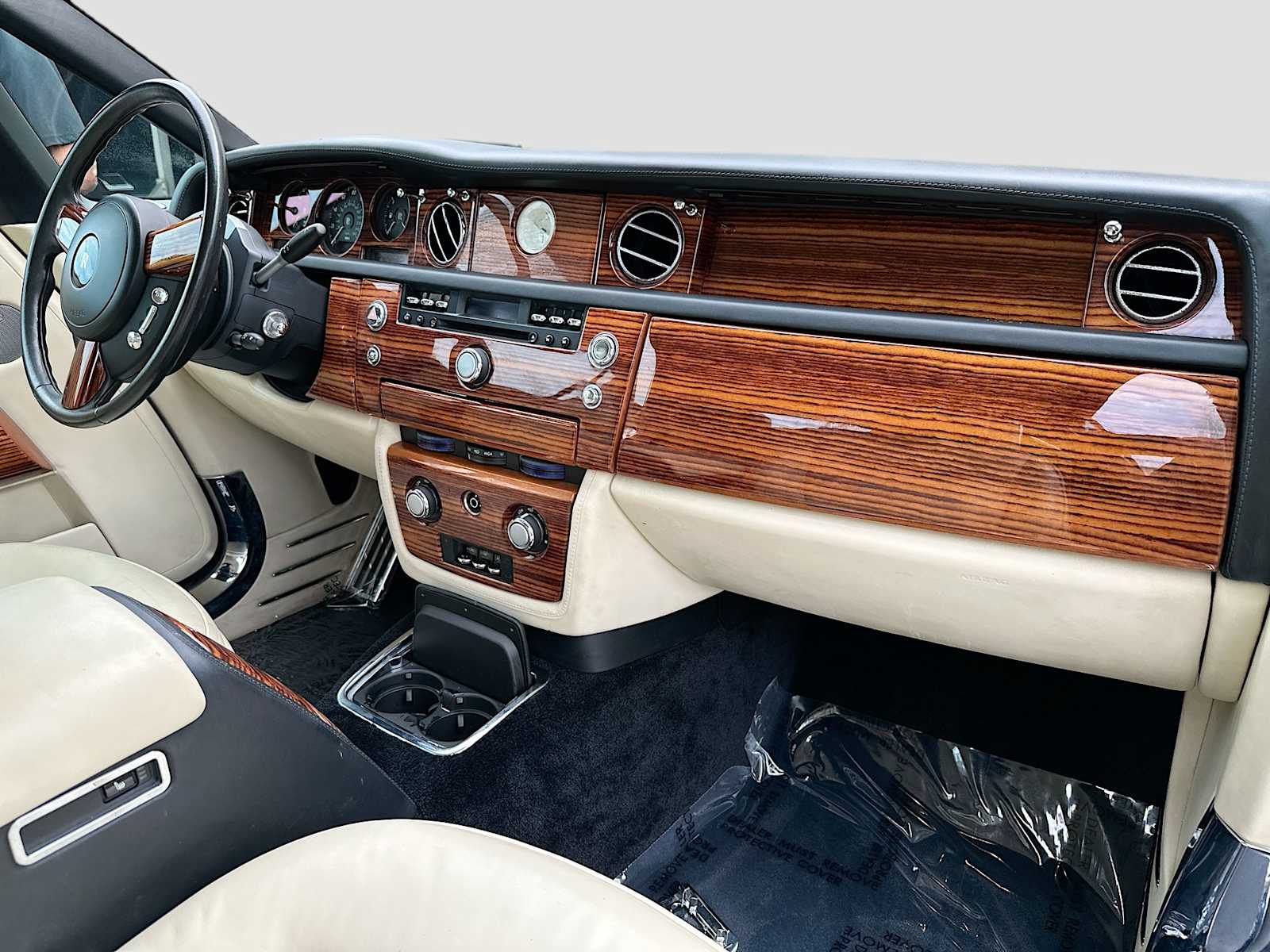 Thumbnail: 2009 Rolls-Royce Phantom - 27