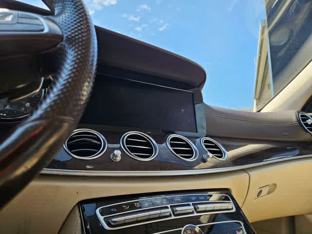 Thumbnail: 2017 Mercedes-Benz E-Class - 26