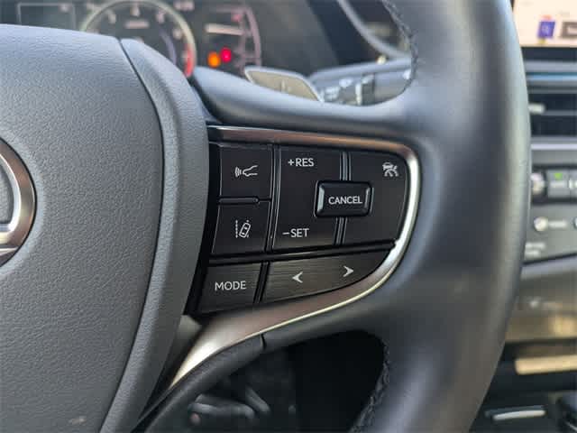 Thumbnail: 2025 Lexus ES - 24