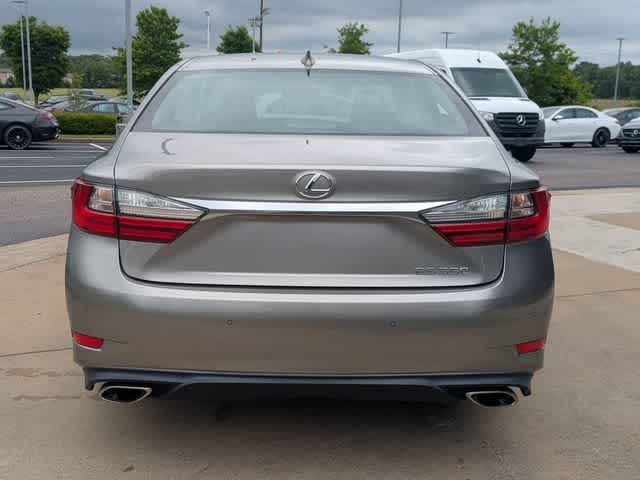 Thumbnail: 2016 Lexus ES - 8