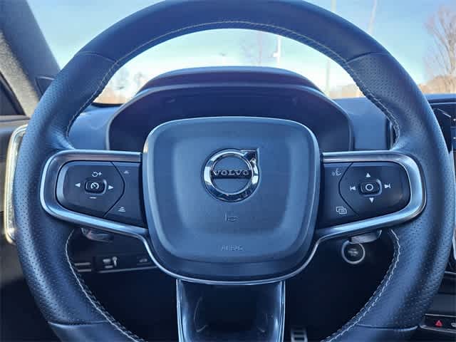 Thumbnail: 2020 Volvo XC40 - 24