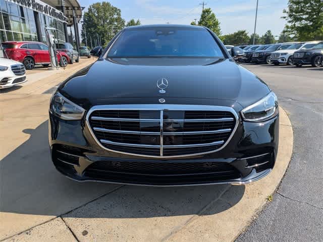 2025 Mercedes Benz S 580e 4MATIC photo 3
