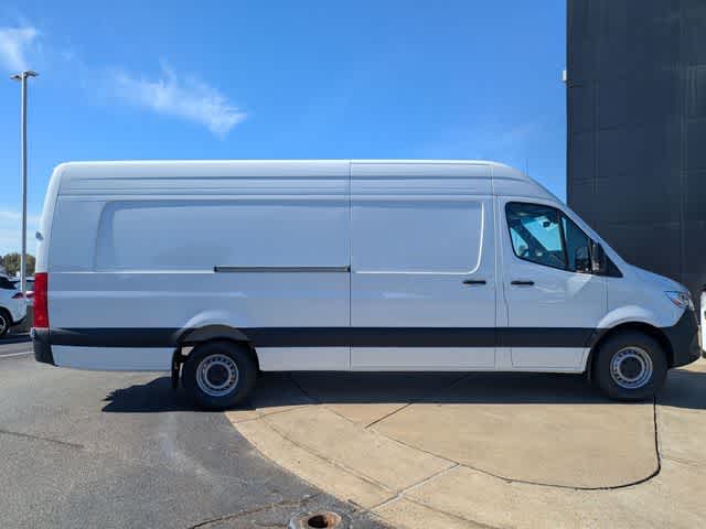 Thumbnail: 2026 Mercedes-Benz Sprinter - 9