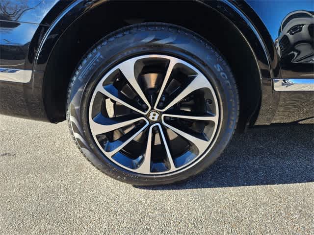 Thumbnail: 2020 Bentley Bentayga - 22