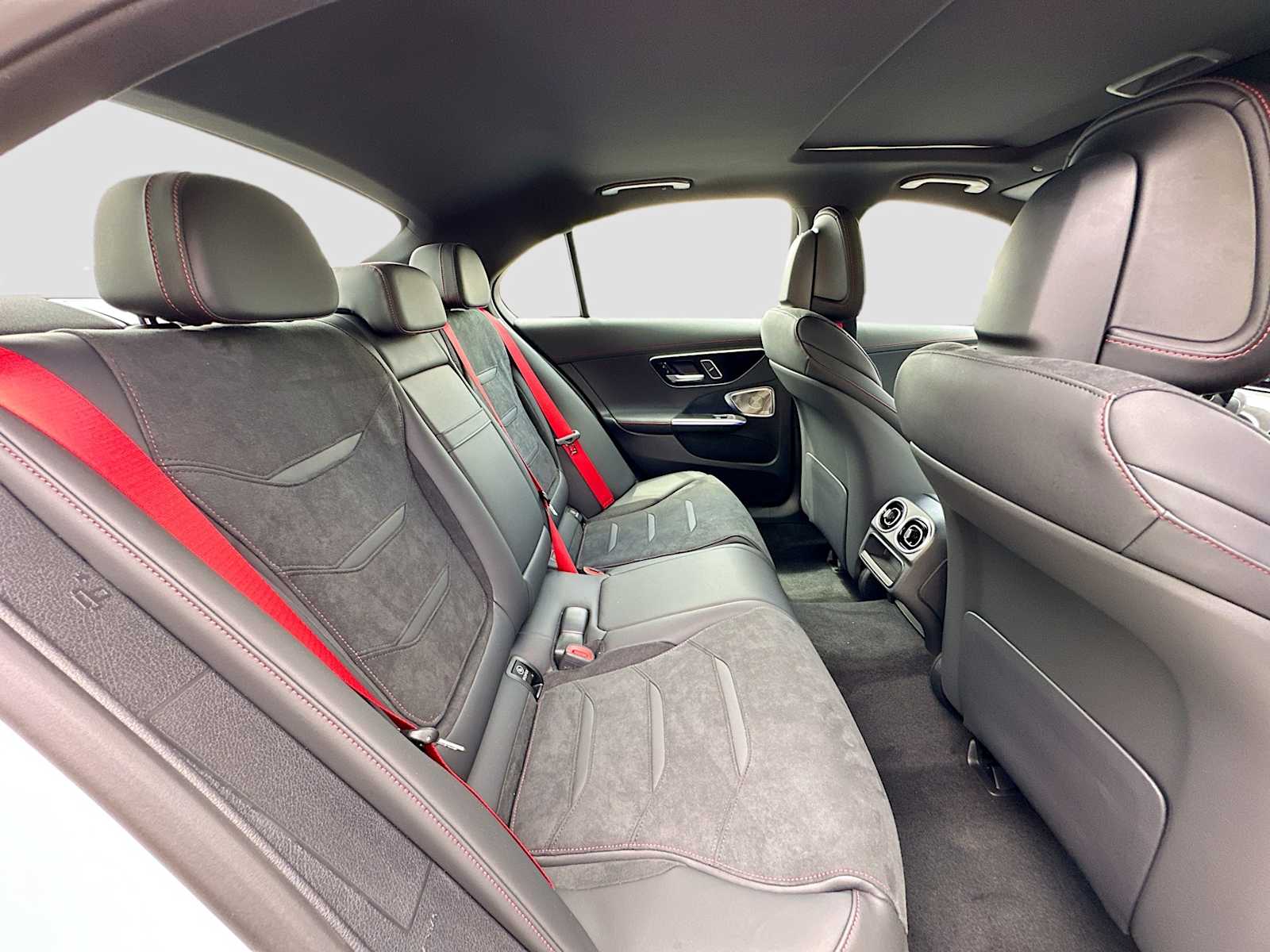 2026 Mercedes-Benz C-Class Sedan AMG C43 - Photo 27