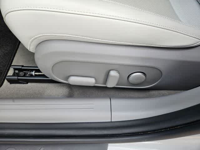 Thumbnail: 2023 Hyundai Ioniq 6 - 14