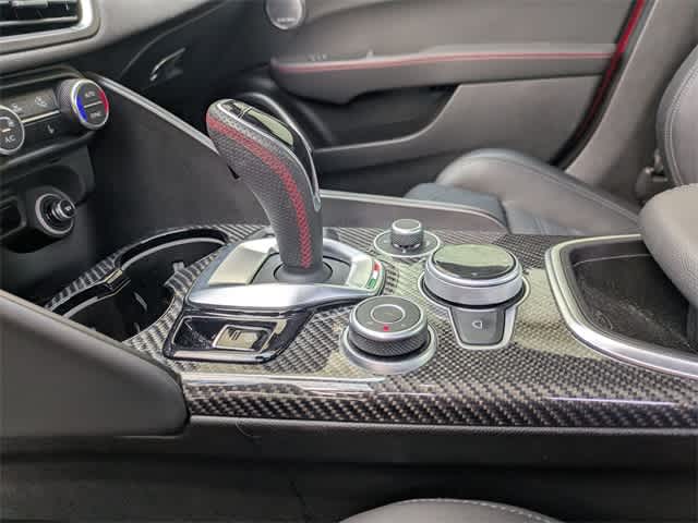 Thumbnail: 2023 Alfa Romeo Giulia - 31