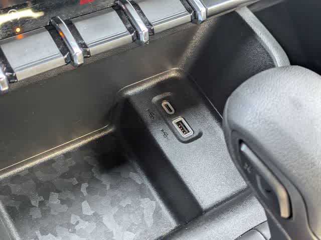 Thumbnail: 2024 Chevrolet Colorado - 27