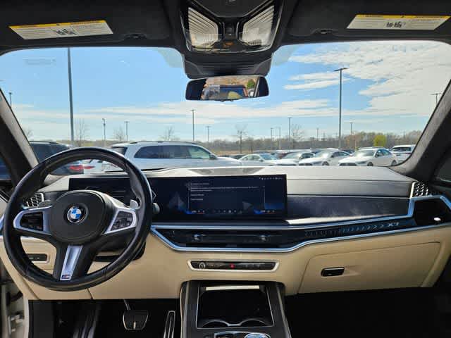 Thumbnail: 2024 BMW X7 - 19