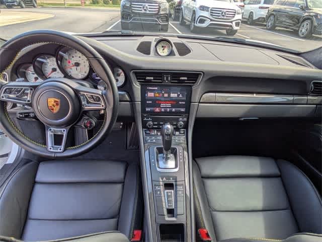 Thumbnail: 2019 Porsche 911 - 15