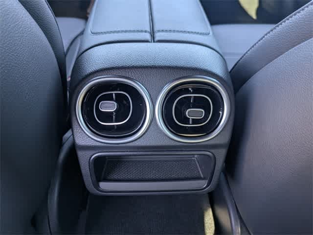 Thumbnail: 2024 Mercedes-Benz C-Class - 35