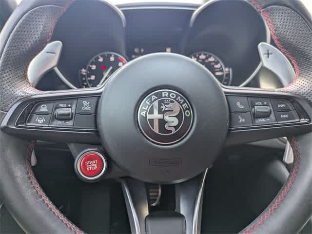 Thumbnail: 2023 Alfa Romeo Giulia - 22