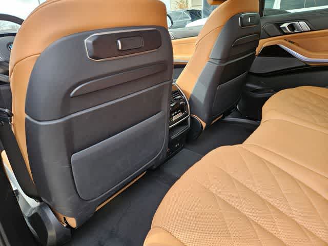 Thumbnail: 2026 BMW X7 - 18