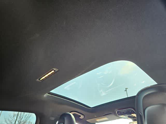 Thumbnail: 2025 Mercedes-Benz GLC - 23