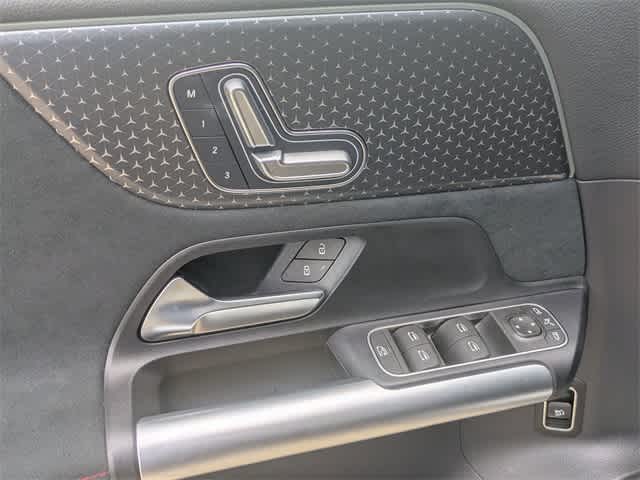 2025 Mercedes-Benz GLA 250 16