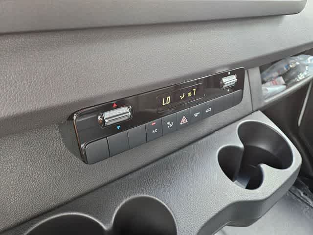 Thumbnail: 2026 Mercedes-Benz Sprinter - 27