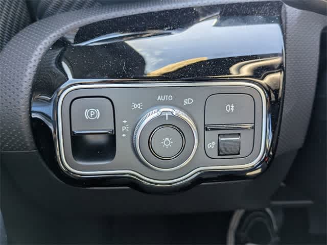 2025 Mercedes-Benz CLA 250 25