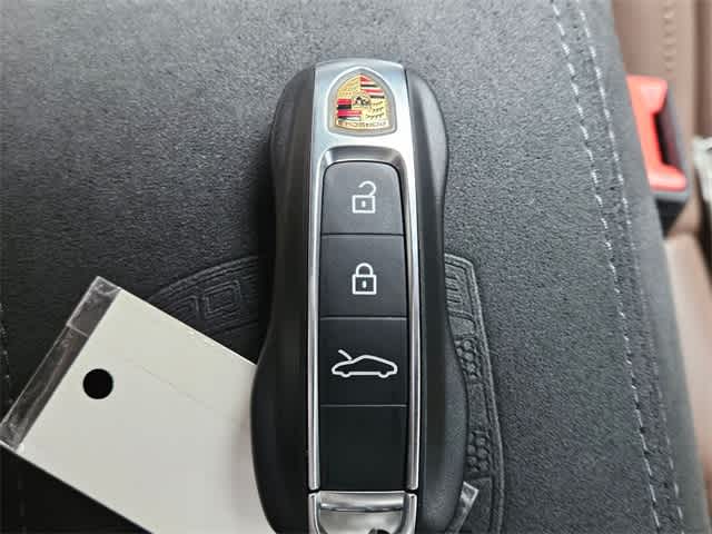 Thumbnail: 2026 Porsche 911 - 33