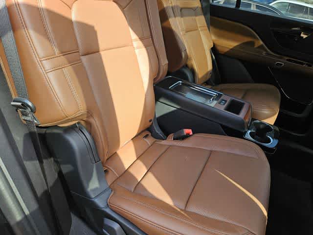 Thumbnail: 2022 Lincoln Aviator - 20