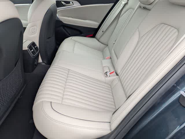 Thumbnail: 2023 Genesis G70 - 16