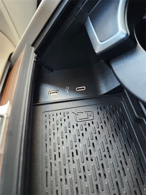 Thumbnail: 2026 Mercedes-Benz GLE - 32