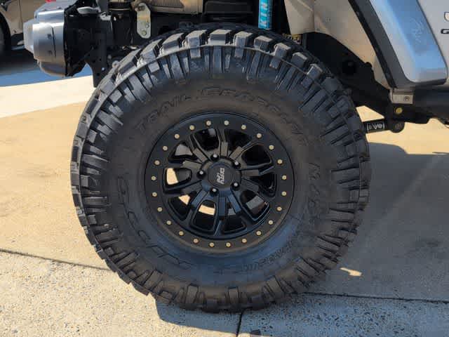 Thumbnail: 2021 Jeep Gladiator - 12