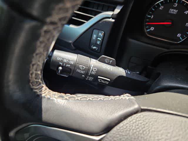 Thumbnail: 2015 Chevrolet Suburban - 26