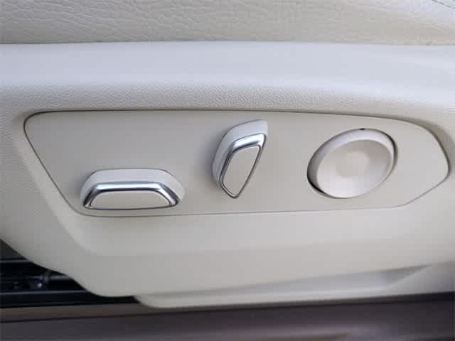 Thumbnail: 2023 GMC Yukon - 16