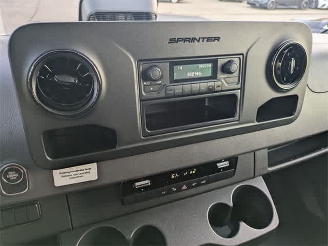 Thumbnail: 2025 Mercedes-Benz Sprinter - 27