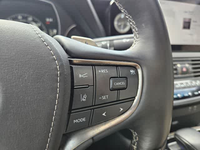 Thumbnail: 2023 Lexus LS - 26