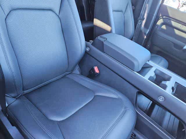 Thumbnail: 2025 Land Rover Defender - 25