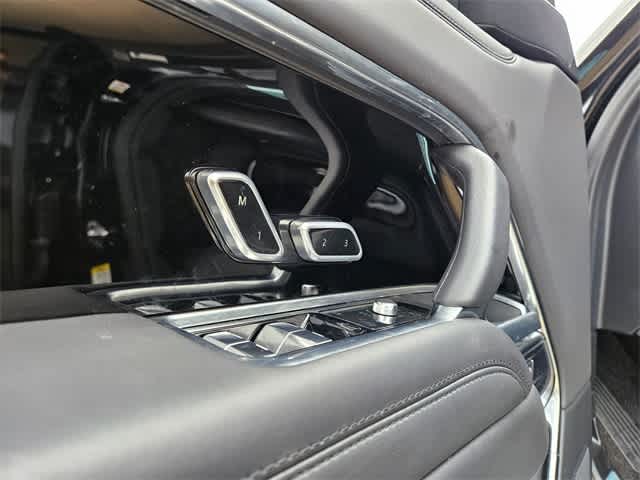 Thumbnail: 2025 Land Rover Range Rover - 15