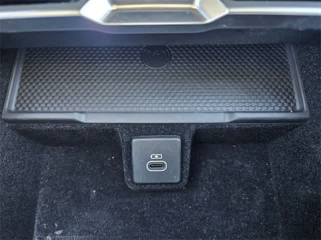 Thumbnail: 2023 Land Rover Range Rover - 33