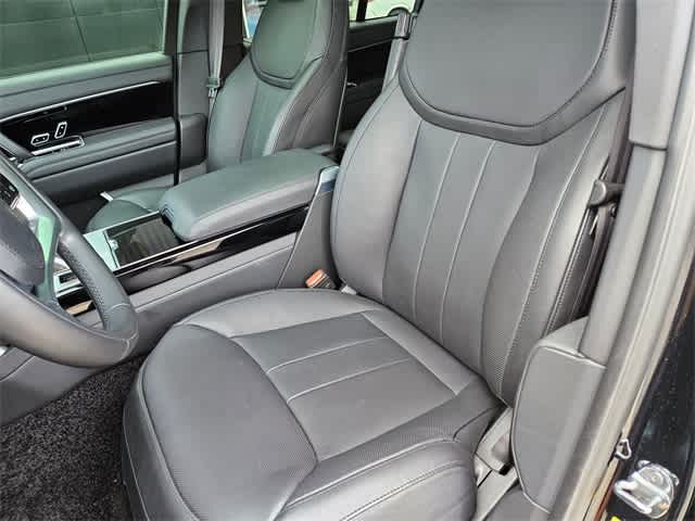 Thumbnail: 2025 Land Rover Range Rover - 14